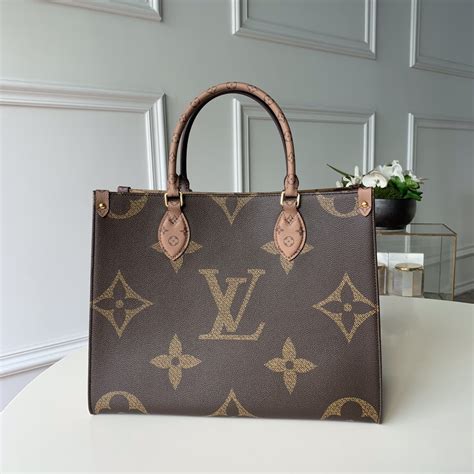 louis vuitton on the go black and white|Louis Vuitton onthego tote bag.